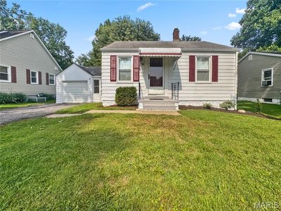 15 Roselawn Ave