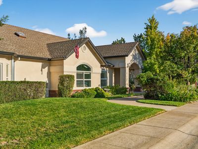 2275 Crescent Moon Dr