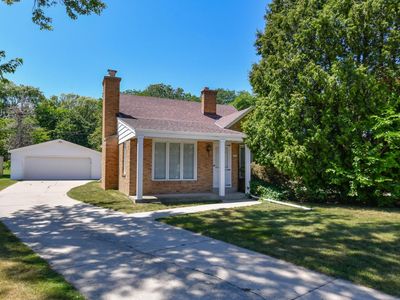 3933 S 69th STREET