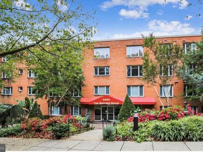 2400 41st St NW APT 104