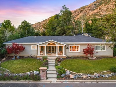 3250 Mohawk Ln