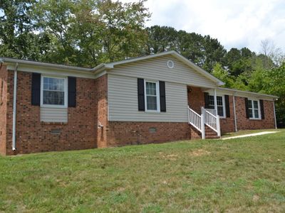 Property at 105 Thomas Cir, Farmville, VA