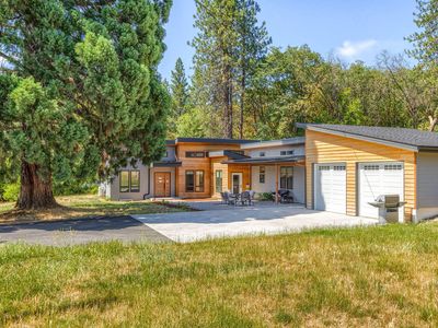4235 Highland Ave