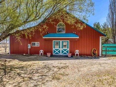 60805 Oasis Road
