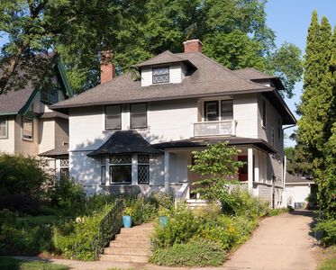 2504 Humboldt Ave S