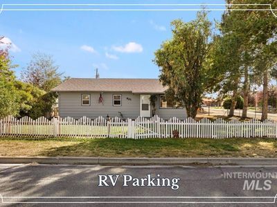 Property at 621 Parnell Dr, Buhl, ID