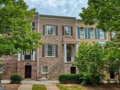 956 Persimmon Point NE