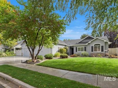 5488 N Mendelson Ave