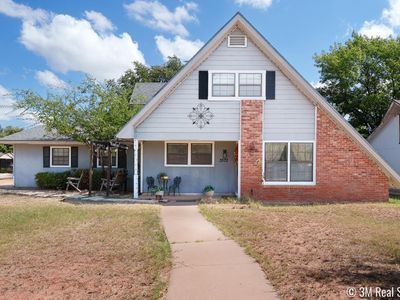 3572 S Oxford Dr