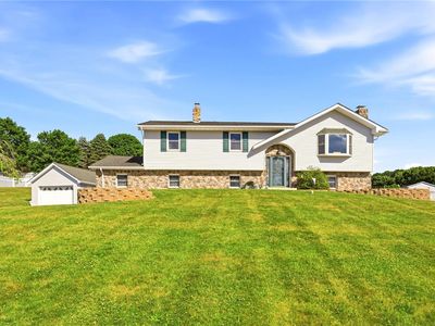 3823 N Dogwood Rd