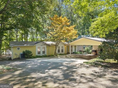 878 Lakeshore Rd