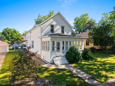 306 W 6th St