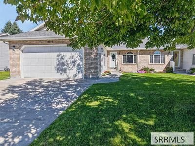2955 E Courtyard Cir