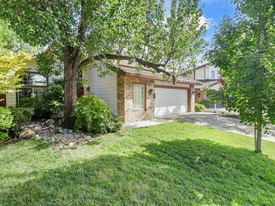 2424 Carr Ct