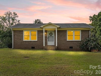 Property at 417 W Buckoak St, Stanley, NC