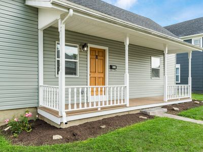 513 E Paint St