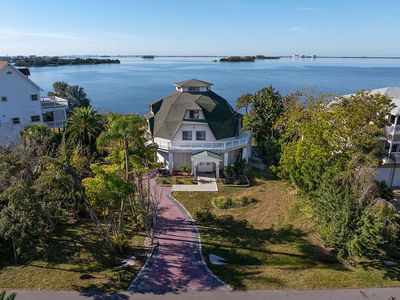 1074 Point Seaside Dr