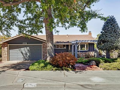 2525 Bruce Dr