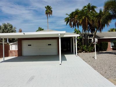6512 KING PALM WAY