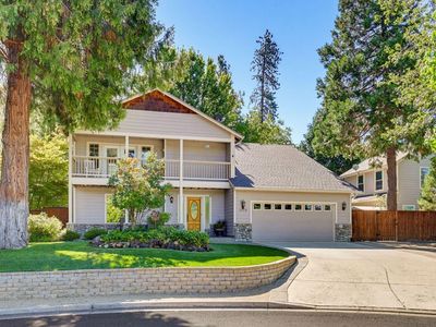 1075 Anglers Pl