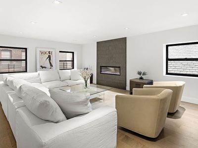 205 E 16th St APT 4P