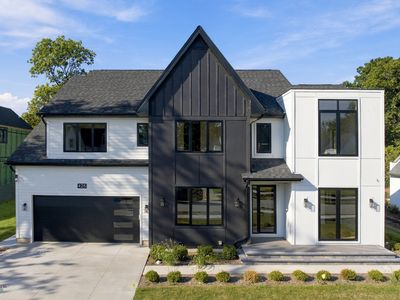 425 Forest Edge Dr