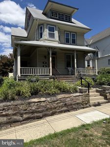 139 W Ashland St