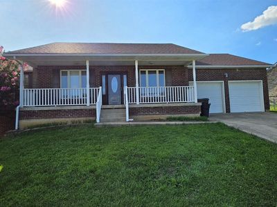 247 Meadowlake Dr