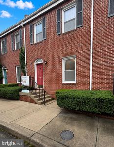 2003 Fountain St