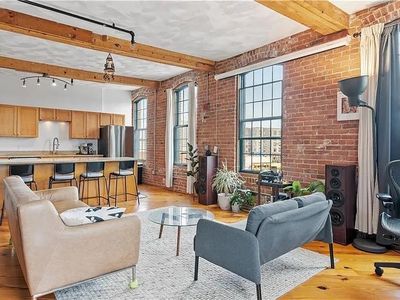 407 Pine St Unit 305