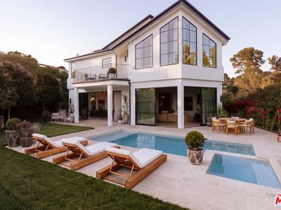 1122 La Altura Rd