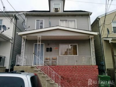 382 Stanford St