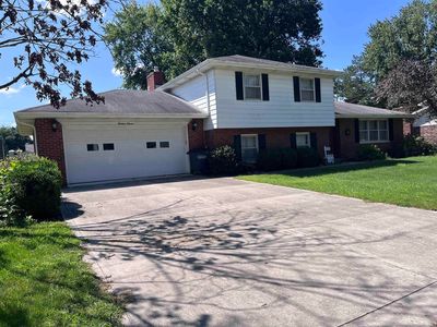 1311 E Roberts Dr