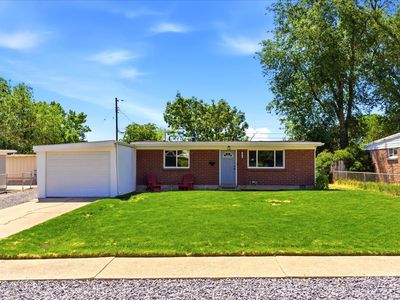 1319 N Reid Ave