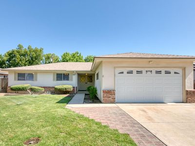 4839 E Santa Ana Ave