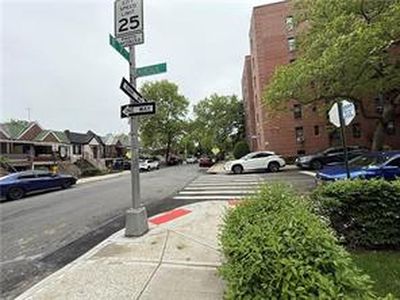 2685 E 7th St APT 6M