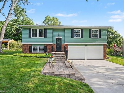 2904 Burr Oak Dr