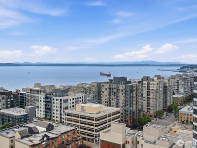 121 ` Vine Street #2004