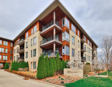 2770 Observatory Ave #102