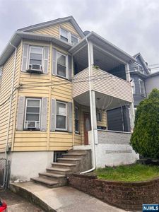 88 Genessee Ave
