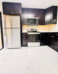 3939 NE 5th Ave APT C106