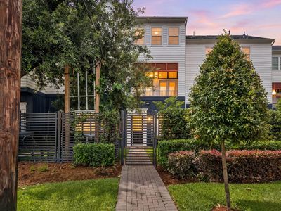 822 Cage St