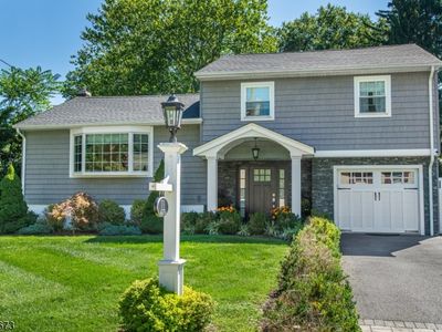 Property at 11 Martha Rd, Roseland, NJ