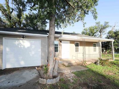 Property at 1513 S 8th St, Ponca City, OK