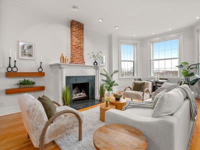 37 Bay State Rd APT 6