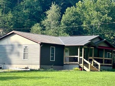 Property at 12 Byrd Ln, Hamlin, WV