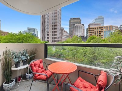 65 E India Row APT 3G