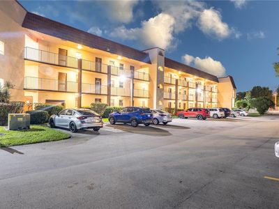 2811 N Pine Island Rd APT 309