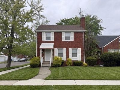 10903 Roxbury St