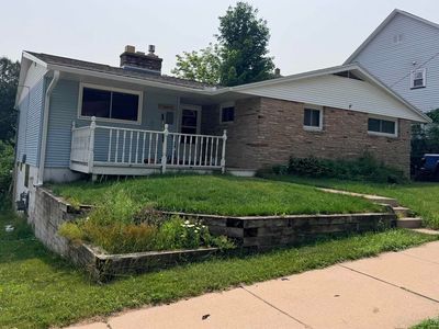 604 Cedar St